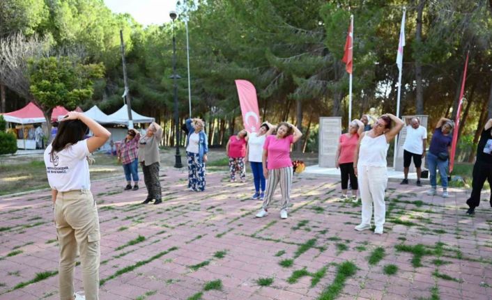 Mersin’de emekliler Tarsus’un güzelliklerinde buluştu