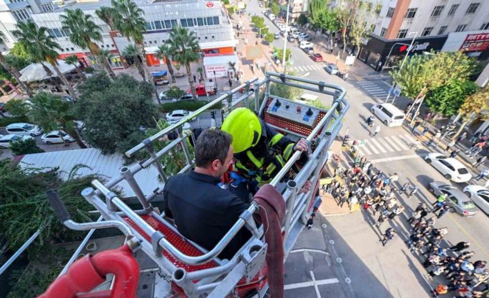 Mersin’de iş merkezinde yangın ve kurtarma tatbikatı yapıldı