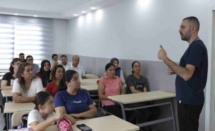 Mersin’de veliler eğitim sürecine dair bilgilendirildi