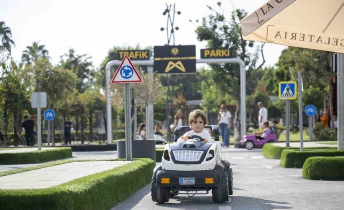 Mersin’deki Trafik Park, ara tatilde çocuklarla dolup taştı