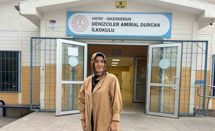 Mezun olduğu okula atanan öğretmenden duygulandıran vefa