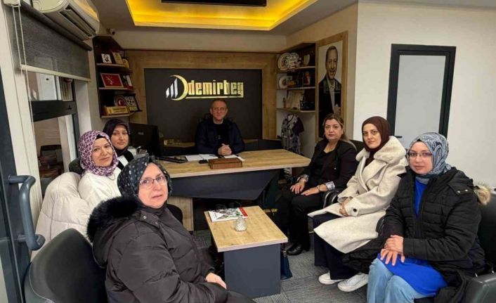 Milletvekili Demir, Kütahya Koruyucu Aile Derneği yönetimini ağırladı