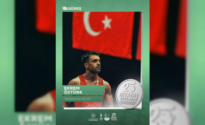 Milli güreşçi Ekrem Öztürk, gümüş madalya kazandı