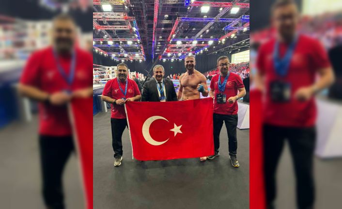 Milli kick boksçu Kadir Yıldırım, dünya şampiyonu oldu
