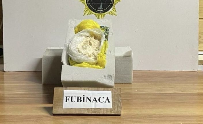 Minibüsün sünger bölmelerinden uyuşturucu çıktı