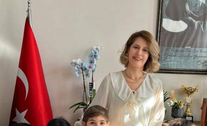 Minik öğrencilerden İlçe Milli Eğitim Müdürü’ne sıcak sürpriz