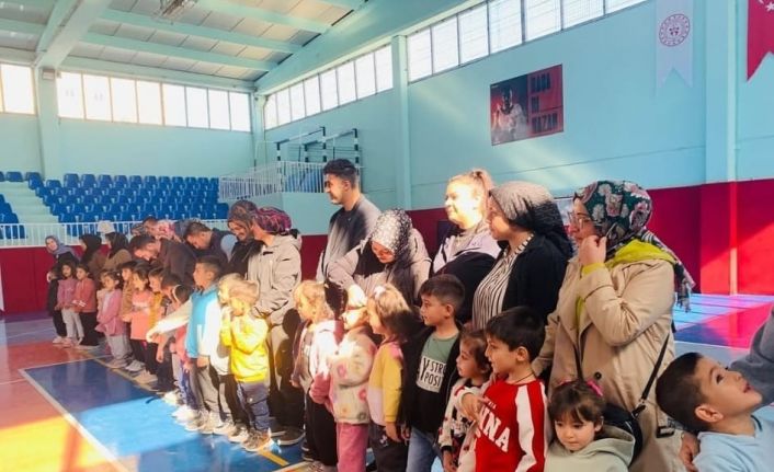 Minik öğrencilere trafik eğitimi