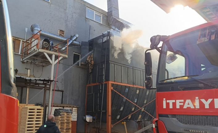 Mobilya fabrikasında yangın: 1 işçi yaralandı