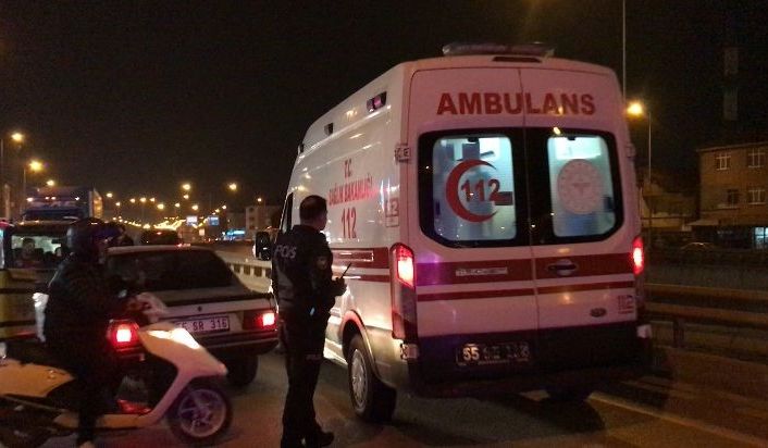 Motosiklet otomobile çarptı: 1 yaralı