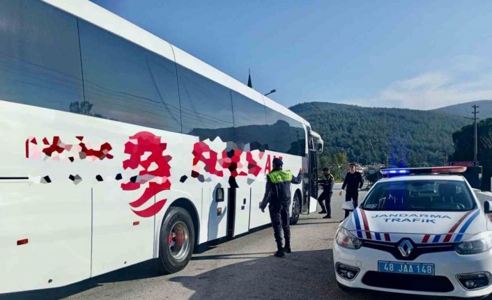 Muğla Jandarması 7 günde 20 bin 231 araç denetledi