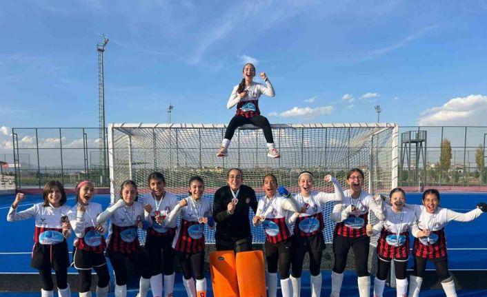 Muğla U13 Kız Hokey Takımı Türkiye şampiyonu oldu