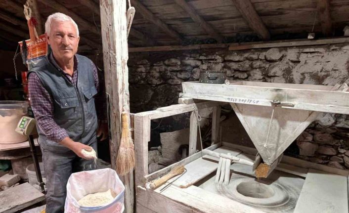 Muğla’da 300 yıllık su değirmeni hala çarklarını döndürüyor