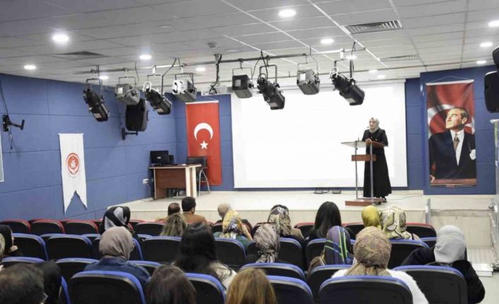 Muş’ta "Çocukluk Çağı Travmaları ve Mücadele" konulu eğitim düzenlendi