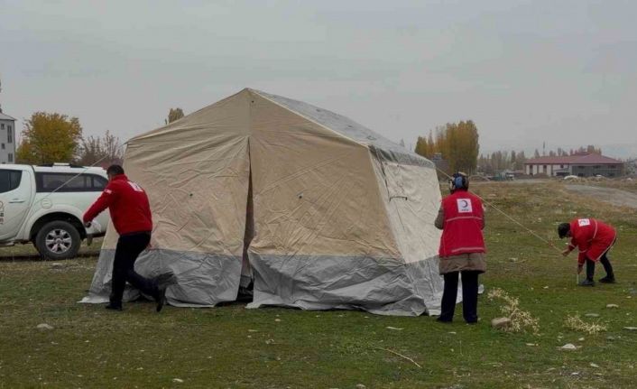 Muş’ta Kızılay ekiplerinden afet yönetimi için saha tatbikatı