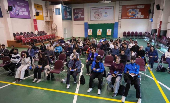 Muş’ta voleybol aday hakem kursu başladı