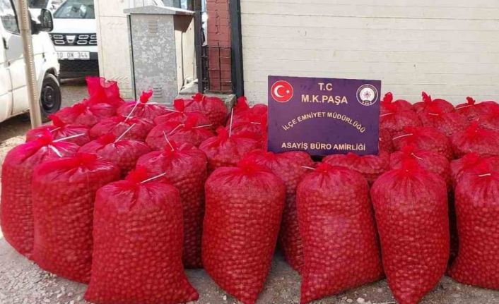 Mustafakemalpaşa’da hırsızlar 46 çuval ceviz ile yakalandı