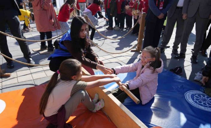 Niğde’de "Bir Tır Dolusu Mutluluk"
