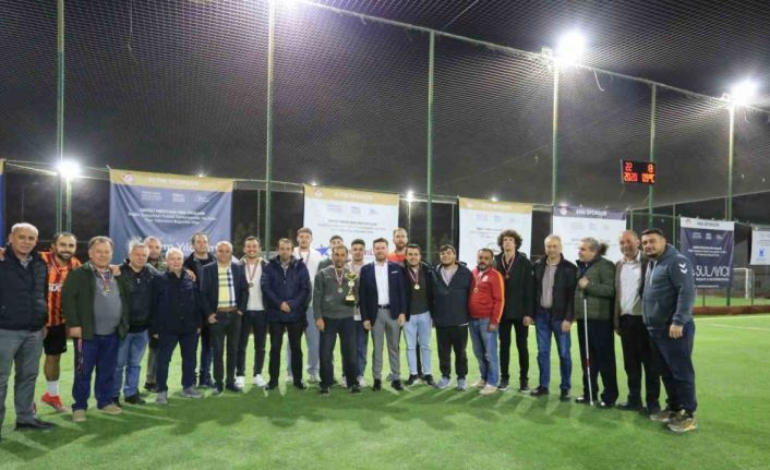 Nikferliler halı saha turnuvasında ter döktü