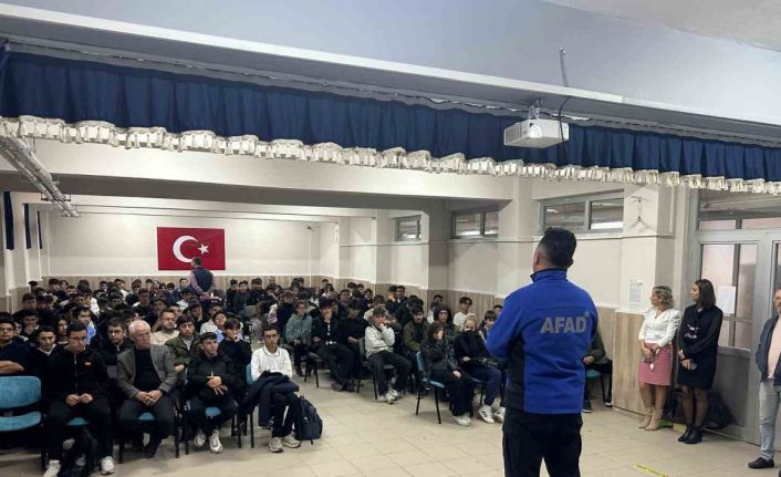 Öğrenciler afetler ve yangınlarla ilgili bilinçlendirildi