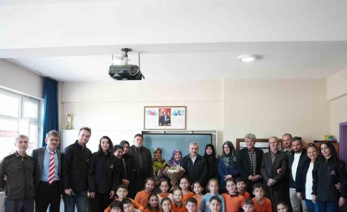 Öğretmenler Günü’nde Düzce Belediyesi’nden anlamlı kutlama