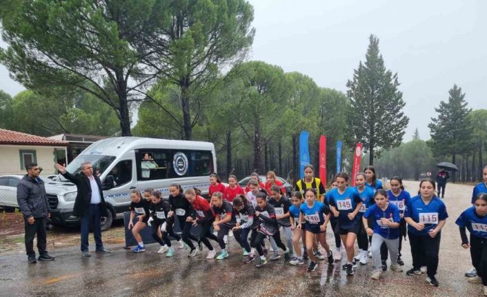 Okul sporları kros il birinciliğinde 130 sporcu ter döktü