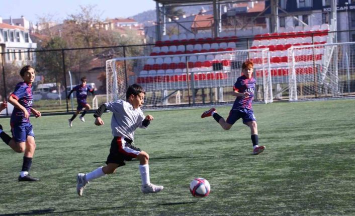 Okul Sporları Yıldız Erkek Futbol Müsabakaları sürüyor