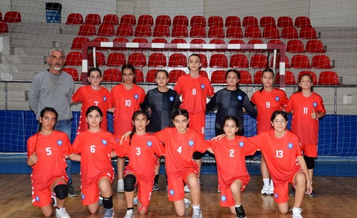 Okullar Arası Yıldızlar Hentbol Müsabakaları devam ediyor