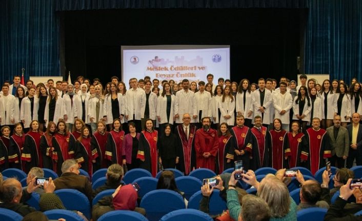 OMÜ’de beyaz önlük heyecanı: Tecrübe ile gençlik aynı sahnede