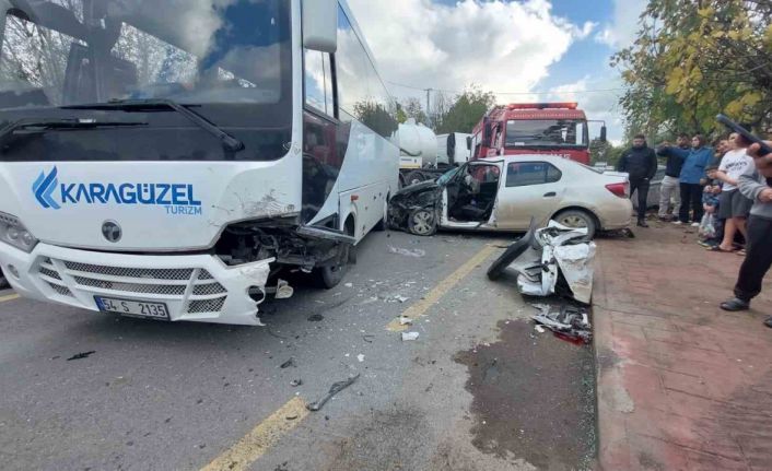 Önce yavaşlayan araca ardından karşı yönden gelen otomobile çarptı: 1 yaralı