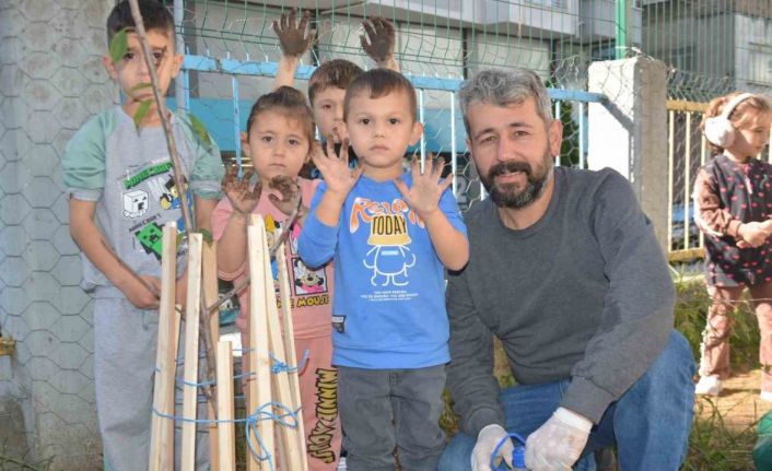 Ordu’da minikler, meyve fidanlarını toprakla buluşturdu