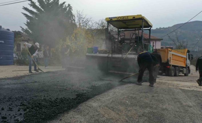 Ordu’da sıcak asfalt çalışmaları sürüyor