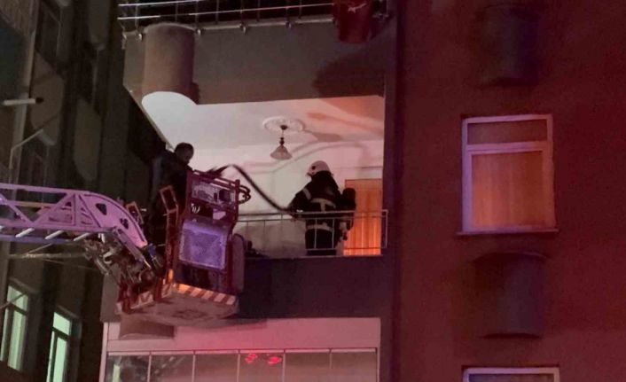 Ordu’da yangında evde mahsur kalan çocuğu ekipler kurtardı