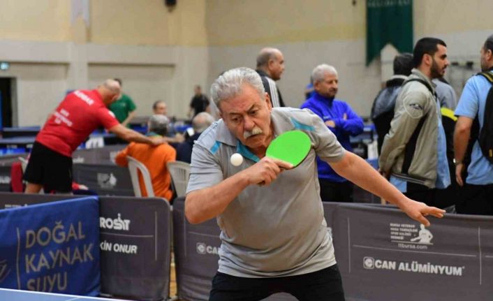 Osmangazi’de veteran sporcular final için ter döktü