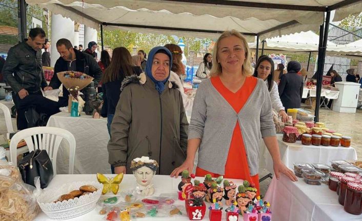 Osmaniye’de kadınlar el emeği ürünlerini hanımeli çarşısında sergiliyor