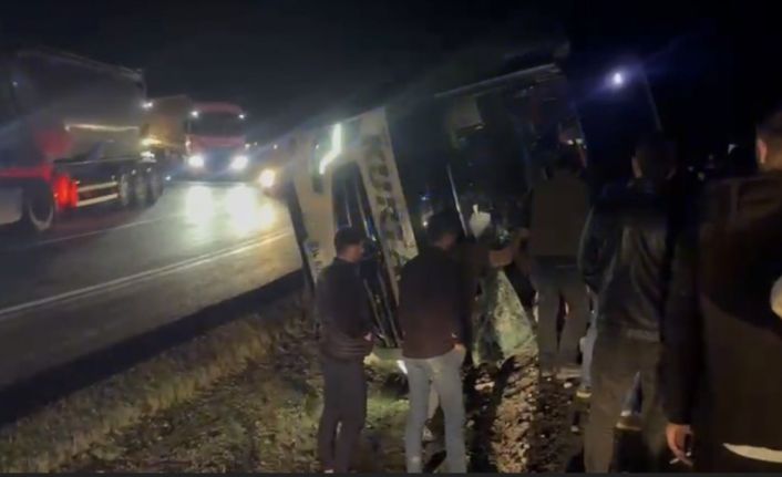 Osmaniye’de yolcu otobüsü devrildi: Yaralılar var