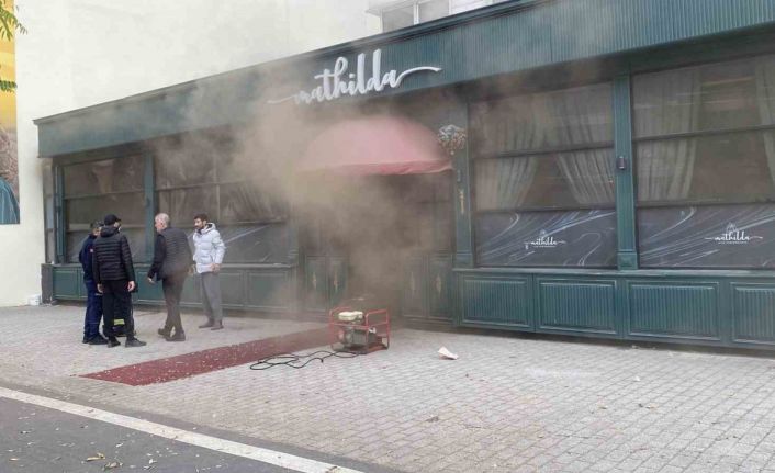 Otelde yangın paniği: 152 kişi tahliye edildi