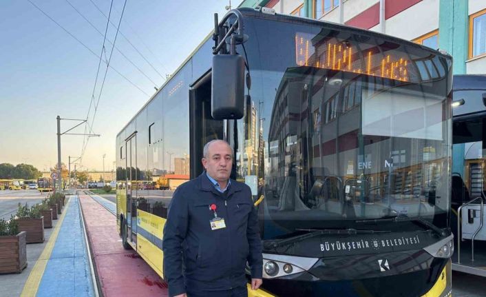 Otobüste fenalaşan adam için zamanla yarış...Yolcularla birlikte acile böyle çekti