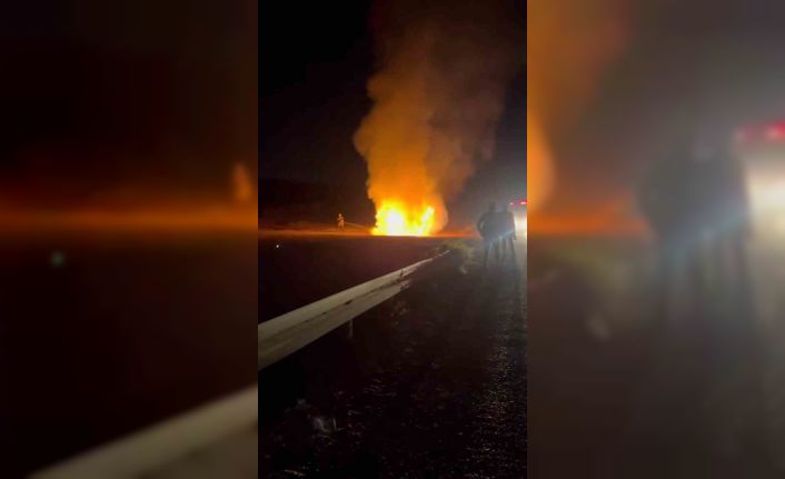 Otomobil alev topuna döndü, o anlar kamerada