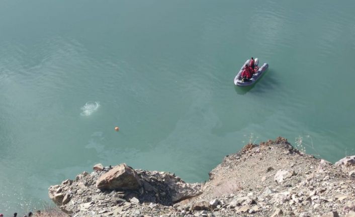 Otomobilin baraja uçtuğu kazada ölenlerin kimlikleri belirlendi