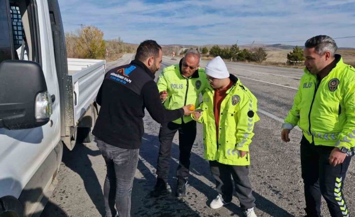 Özel öğrenciler polis üniforması ile denetim yaptı