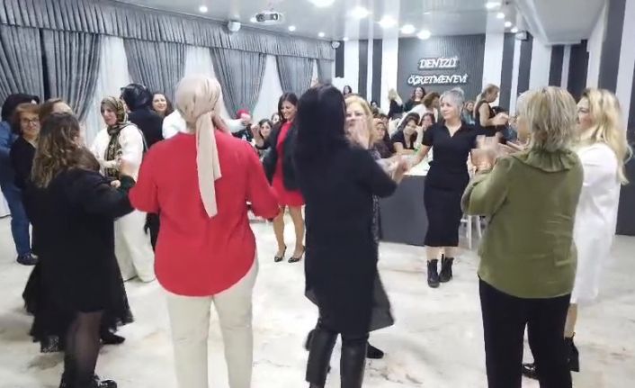 Pamukkale’de öğretmenler günlerini coşkuyla kutladı