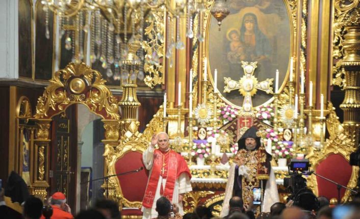 Papa 14. Leo, Ermeni Apostalik Katedrali’ne "dua ziyareti" gerçekleştirdi