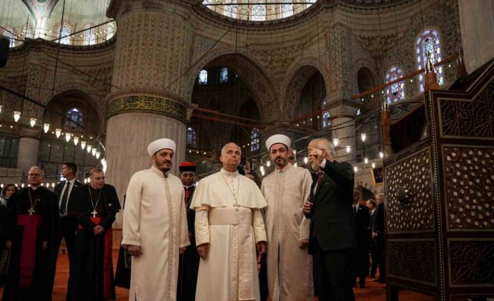Papa 14. Leo, Sultanahmet Camii’ni hayranlıkla inceledi, Sultanahmet Cami müezzini Musa Aşgın Tunca o anları anlattı