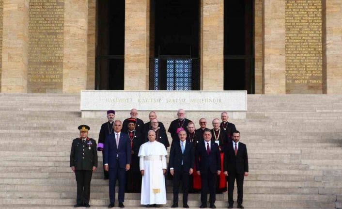 Papa 14. Leo’nun Türkiye’deki ilk durağı Anıtkabir oldu