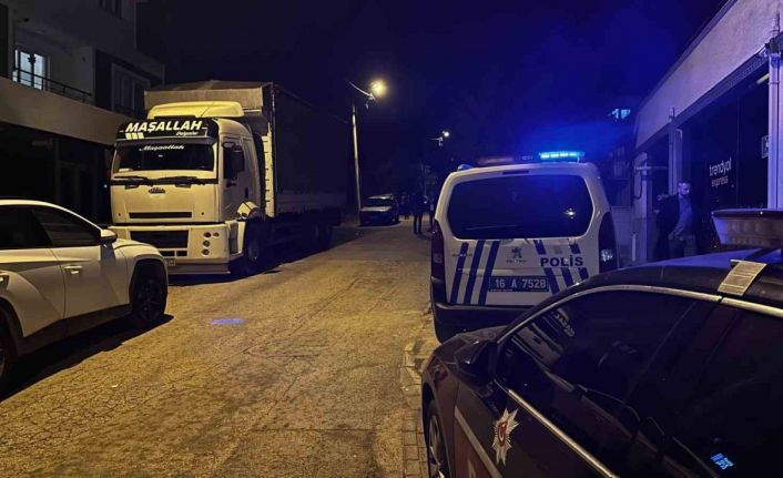 Park yeri yüzünden tartıştığı komşusunu silahla vurarak ağır yaraladı