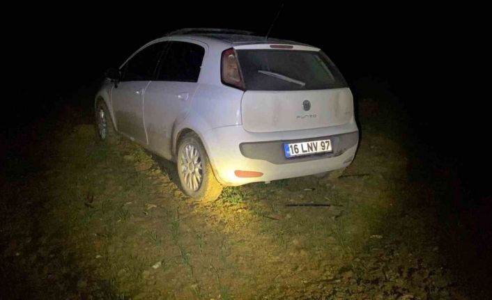Polisin dur ihtarına uymadı, çamura saplanınca yaya olarak kaçtı