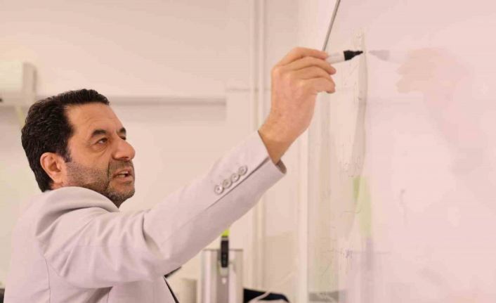 Prof. Dr. Fahrettin Yakupanoğlu; "Bilim makalede kalmamalı, ürüne dönüşmeli"