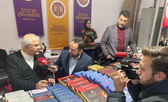 Prof. Dr. Hakan Kadıoğlu, Kitapseverlerle Erzurum’da buluştu