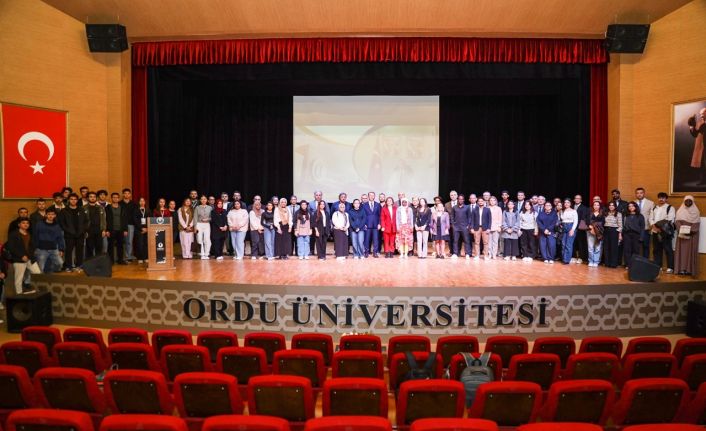 Rektör Baş: "Öğrencilerimizin akademik ve sosyal gelişimlerine önem veriyoruz"