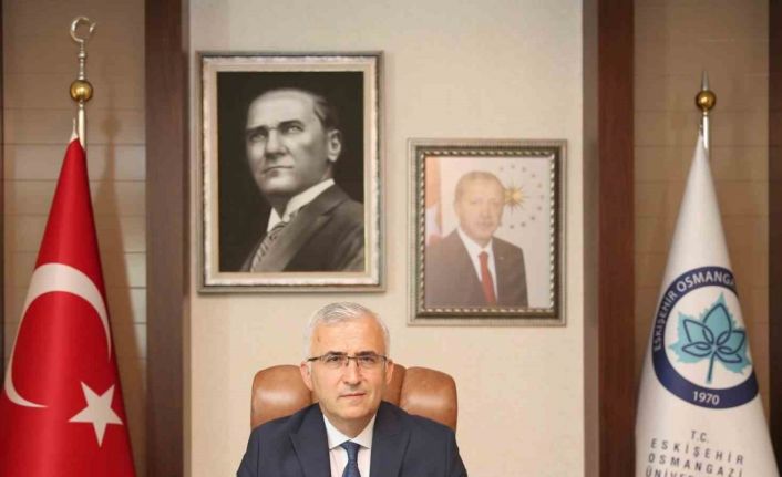 Rektör Çolak: "Milletleri kurtaracak olan yalnız ve ancak öğretmenlerdir"